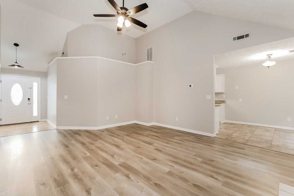 221 Eagles Crest Ct - Photo 4 of 16