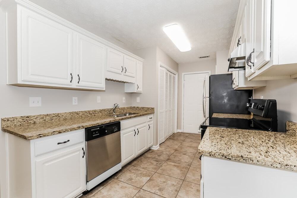 221 Eagles Crest Ct - Photo 7 of 16