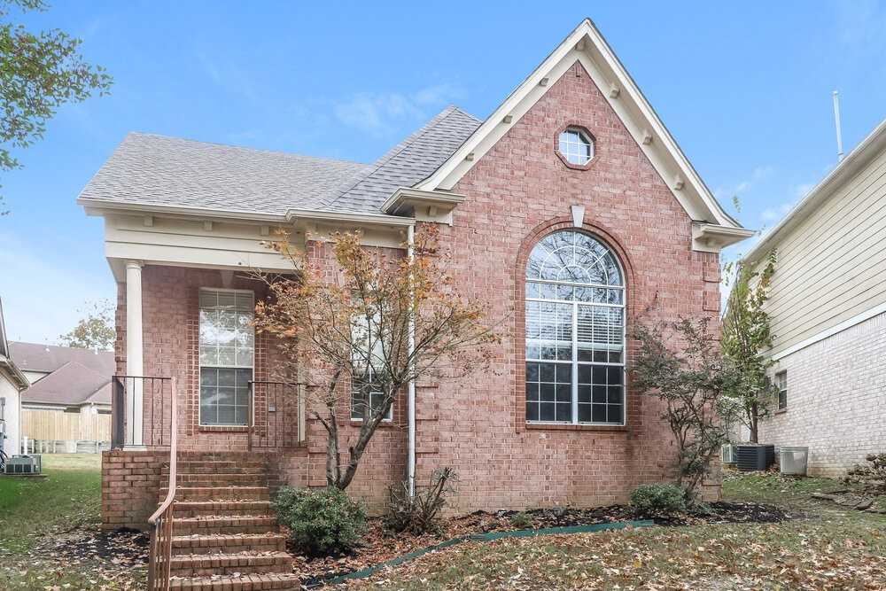 8725 Rogers Park Avenue - Photo 4 of 17