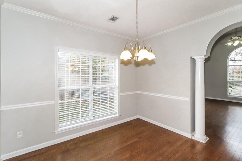 8725 Rogers Park Avenue - Photo 7 of 17