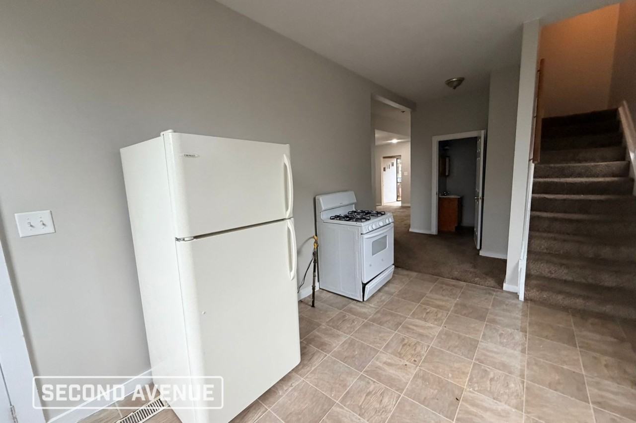 3560 Eden Ave - Photo 5 of 15