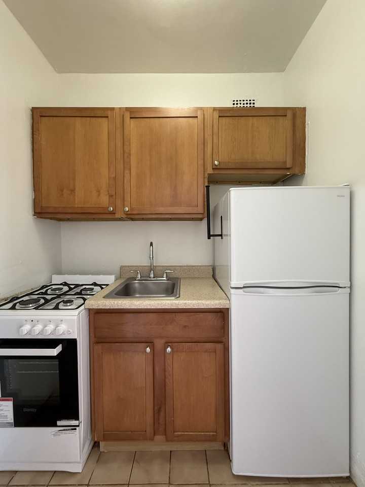 W Wellington Ave & N Broadway - Photo 4 of 13