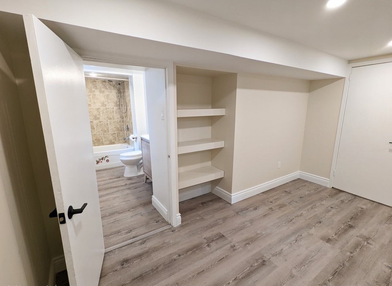 301 Geneva Avenue - Photo 4 of 7