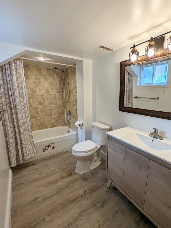 301 Geneva Avenue - Photo 5 of 7