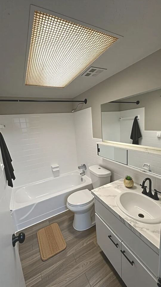 Cielo at University - Photo 4 of 31