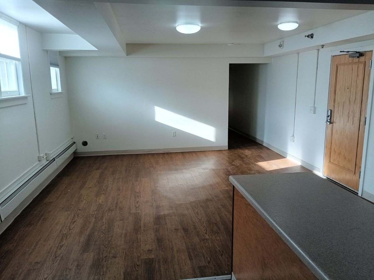 201 N 5th Ave - Photo 2 of 5