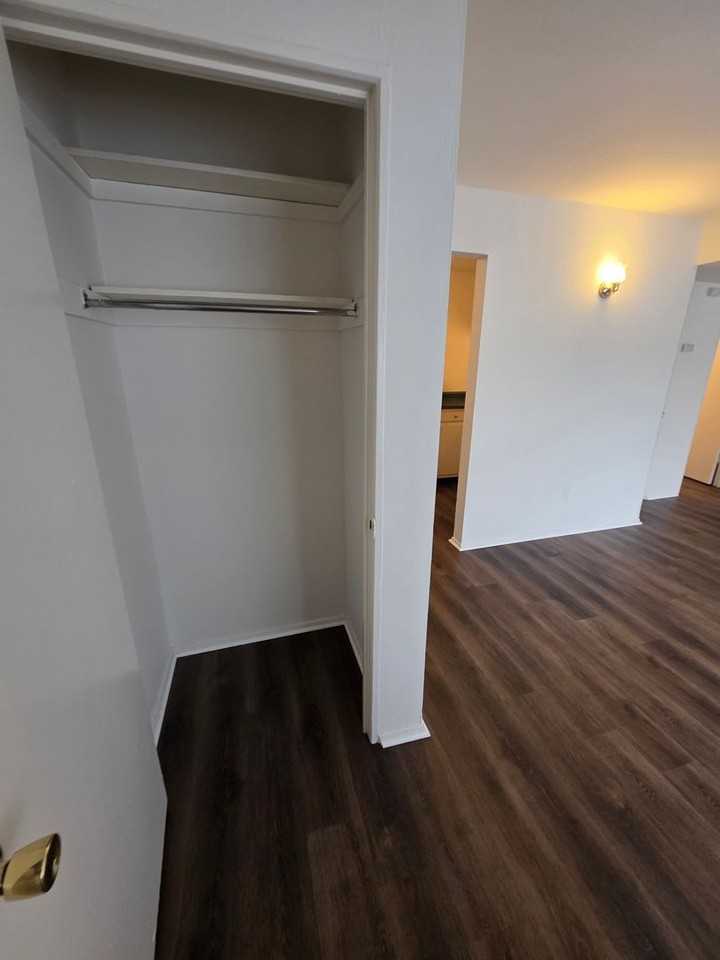 Mackenzie Place - Photo 4 of 31