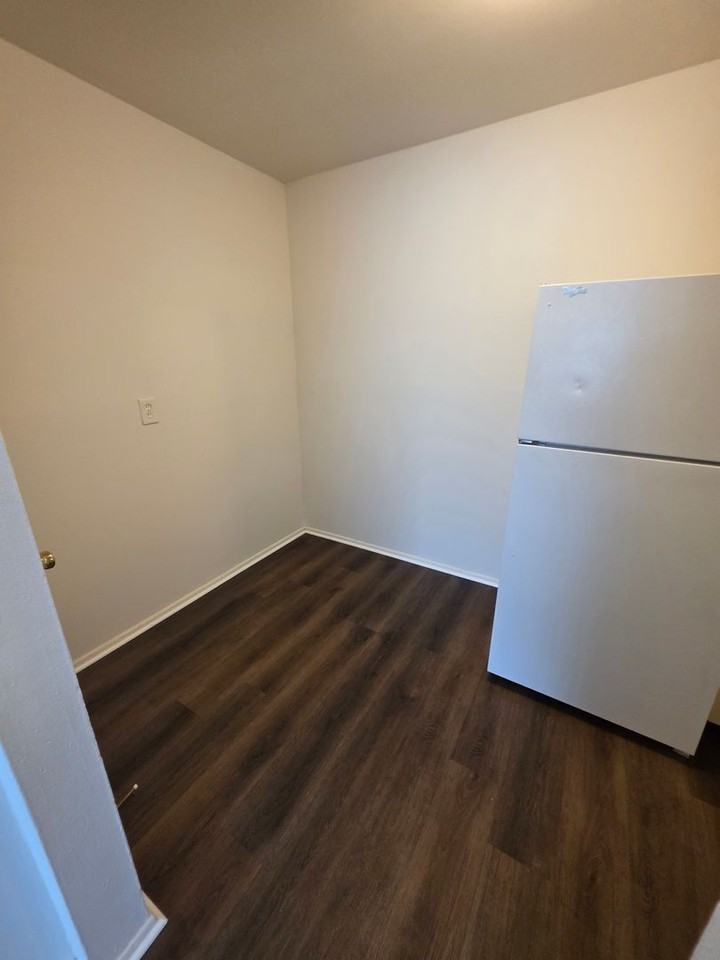 Mackenzie Place - Photo 7 of 31