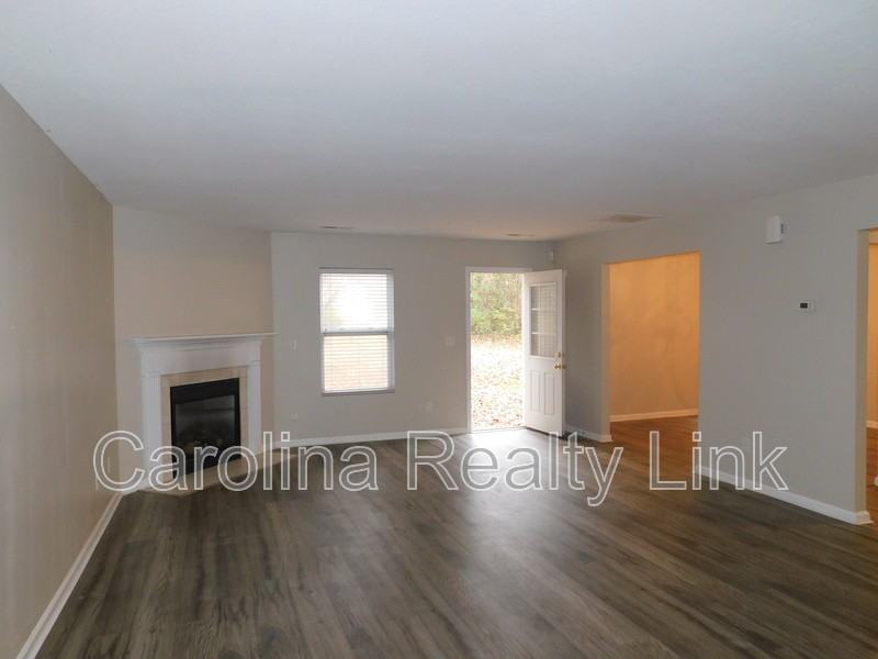 3131 Decapolis Dr - Photo 2 of 36