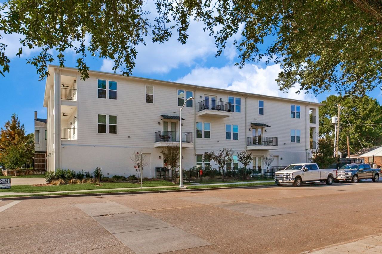 6283 La Vista - Photo 7 of 40