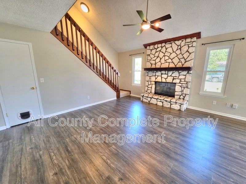 4316 Pilgrim Way - Photo 3 of 29