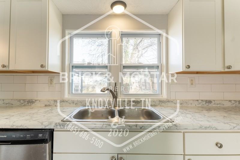 315 Atlantic Ave - Photo 6 of 29