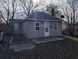 featured image of 1033 La Salle Avenue