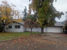 805 Northeast Ash Court - Photo 1 of 1