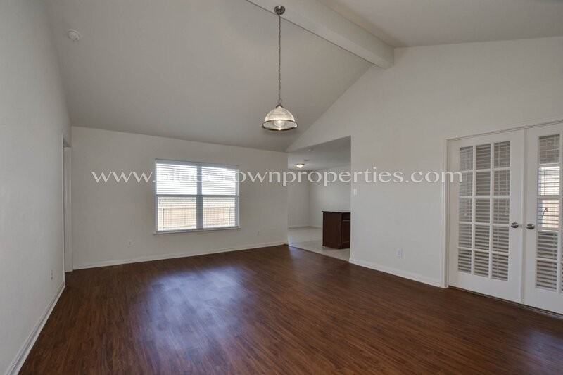 2221 Meadow Dr - Photo 4 of 19