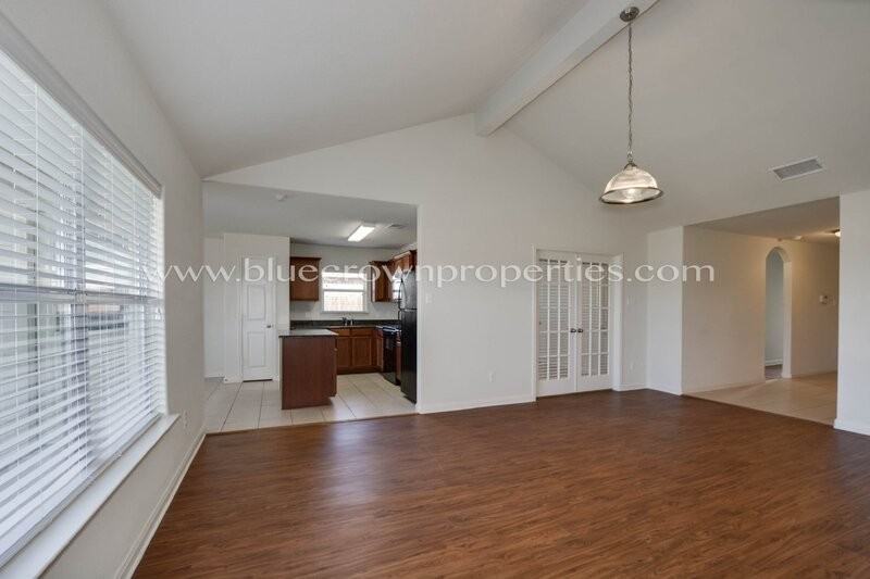 2221 Meadow Dr - Photo 5 of 19