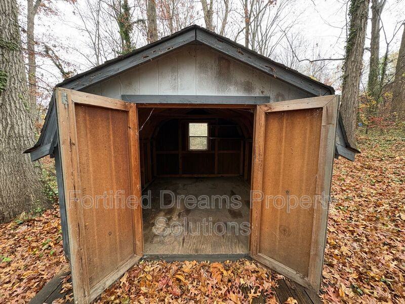 5265 Country Club Rd - Photo 5 of 29