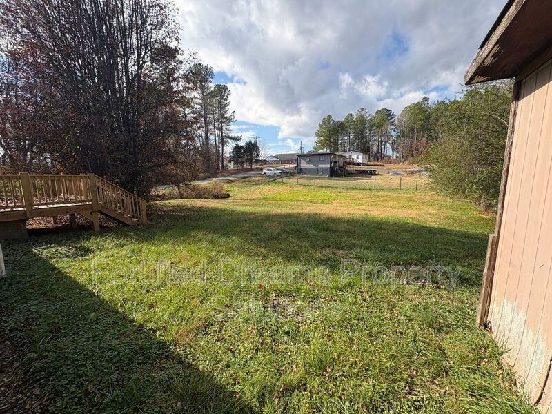 5811 Uwharrie Road - Photo 3 of 20