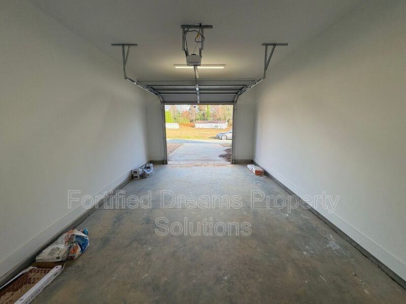 3121 Chapel St - Photo 6 of 21