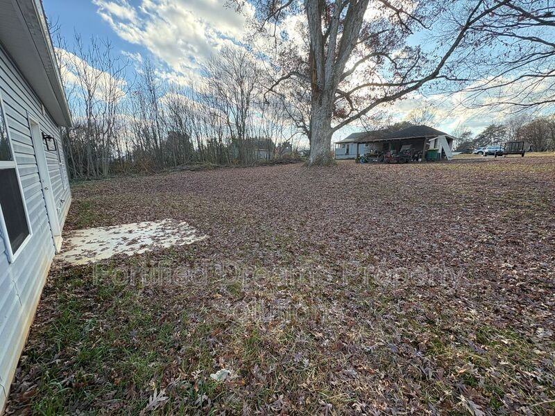 3145 Chapel St - Photo 2 of 20