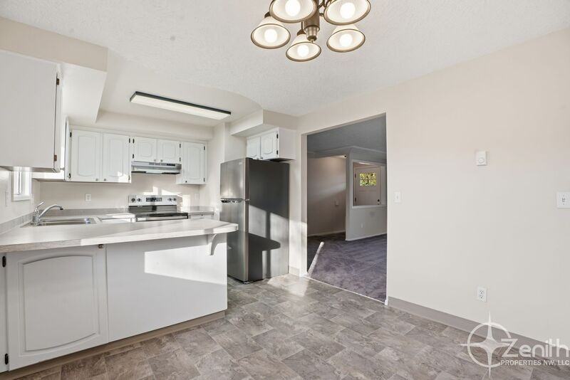 11907 Ne 4th St - Photo 6 of 28