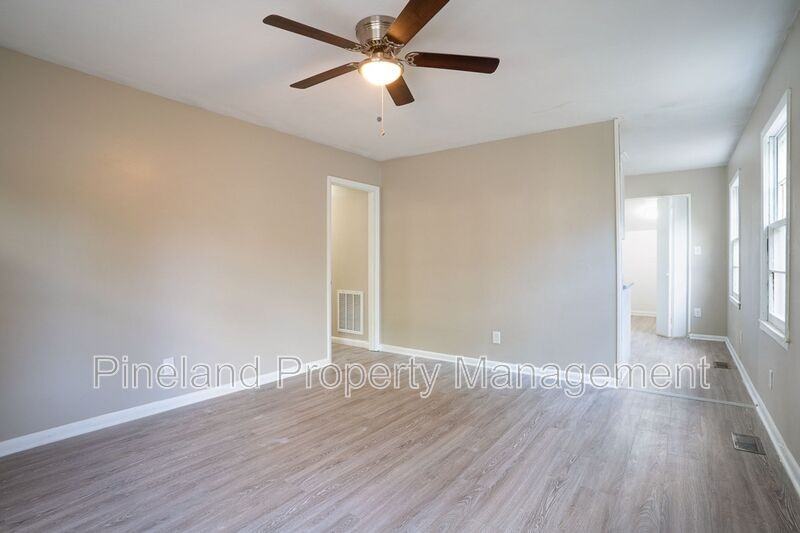 817 Isley St - Photo 4 of 14