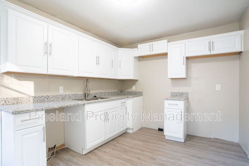 817 Isley St - Photo 6 of 14