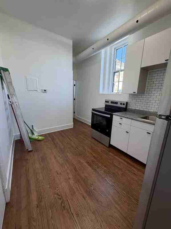 816 Massachusetts St - Photo 2 of 10