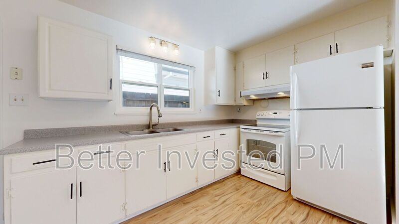 866 Brigham Ave - Photo 4 of 14