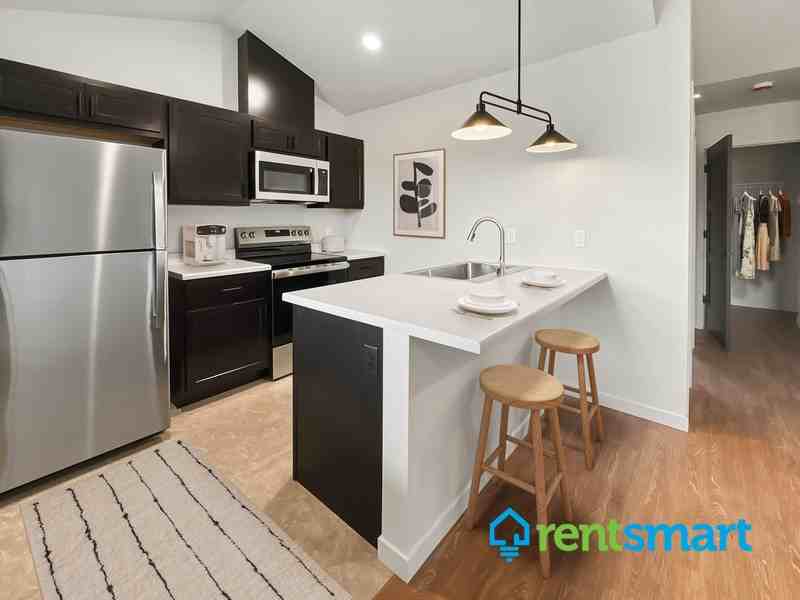 2405 Arcadia Dr #103 - Photo 2 of 14