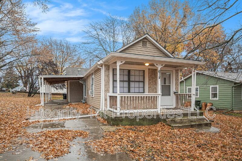 618 N 11th St - Photo 2 of 19