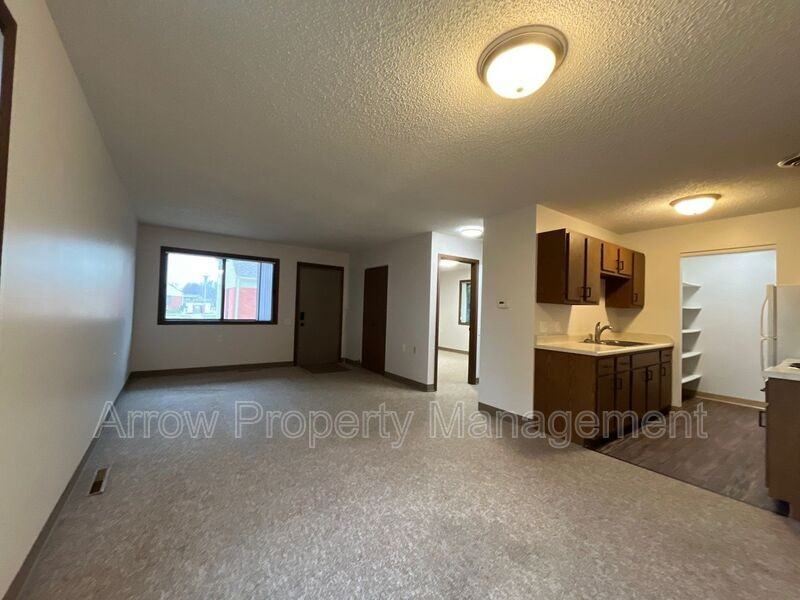 11141 N(Waverly) #33 - Photo 2 of 13