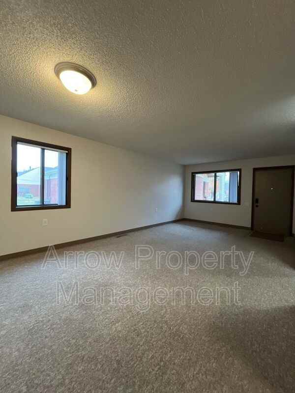 11141 N(Waverly) #33 - Photo 3 of 13