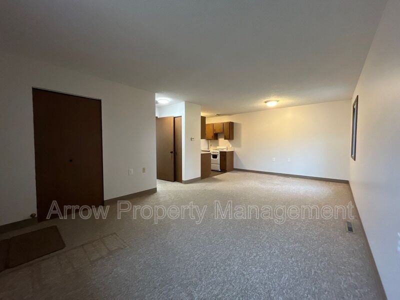 11141 N(Waverly) #33 - Photo 4 of 13