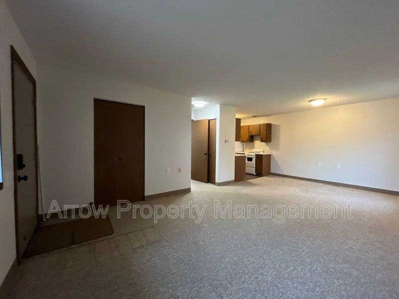 11141 N(Waverly) #33 - Photo 5 of 13