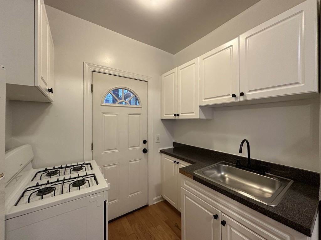 3823 N Fremont St #2W - Photo 3 of 21