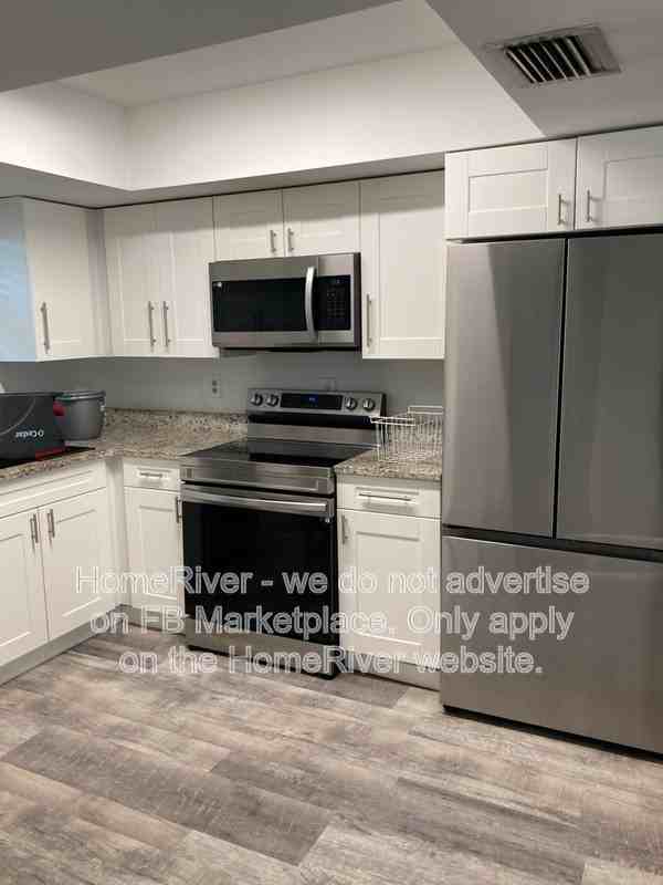 9911 46th Ave W #A - Photo 5 of 17