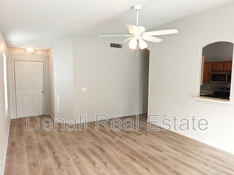 8811 N 5th St - Photo 3 of 22