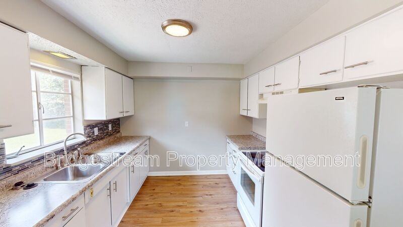 23 Murray Dr - Photo 7 of 9