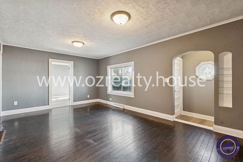 1647 Eleanor Ave - Photo 5 of 20