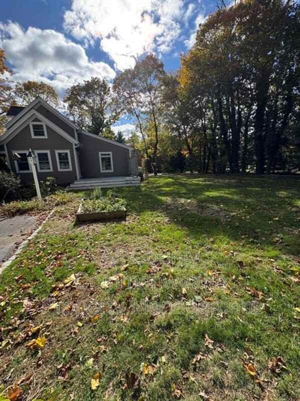 49 Hoppin Hill Ave - Photo 2 of 20