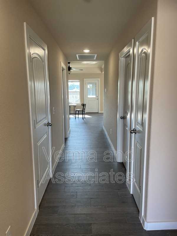 463 Barbet Dr #461 - Photo 2 of 15