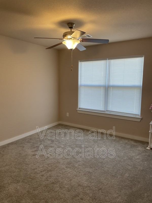 463 Barbet Dr #461 - Photo 4 of 15