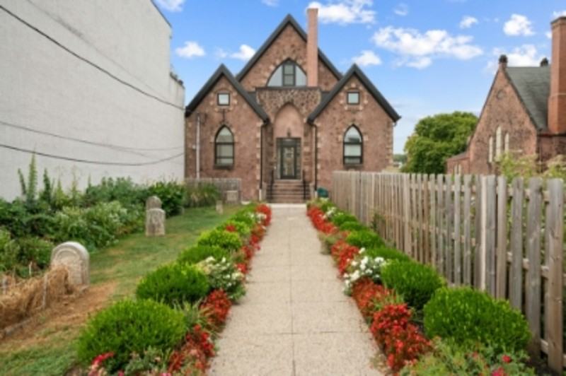 141 Krams Ave - Photo 3 of 29