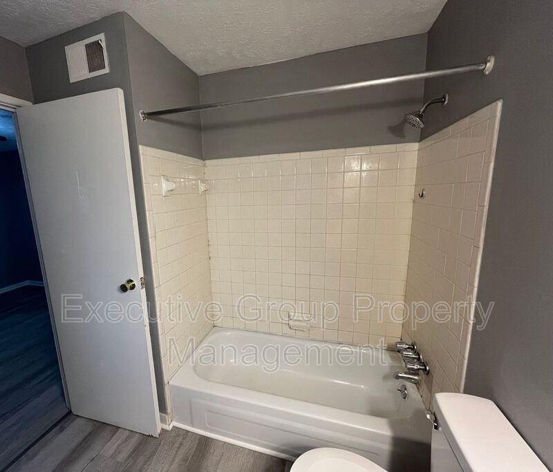 246 Elmwood Dr - Photo 6 of 6