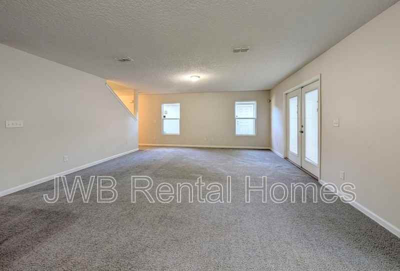 8205 Dandy Ave - Photo 5 of 19