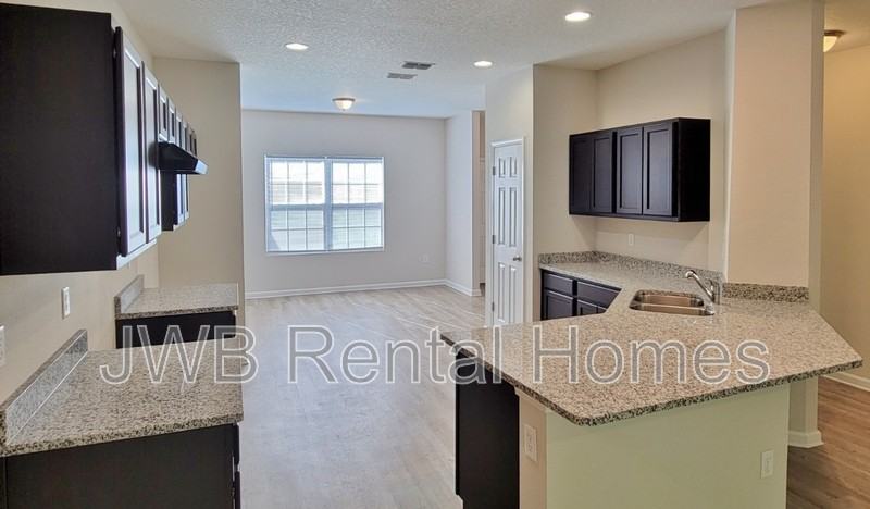 848 Granville Rd - Photo 3 of 9