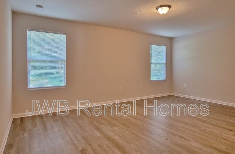 848 Granville Rd - Photo 6 of 9