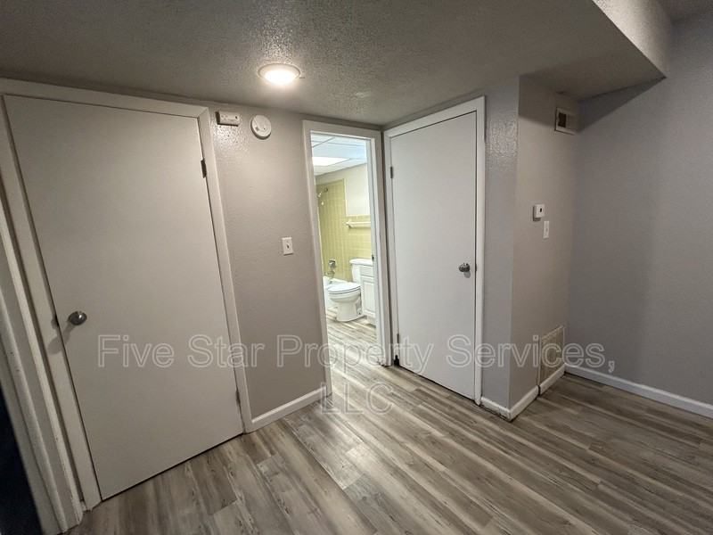 205 W Allen St #117 - Photo 2 of 6