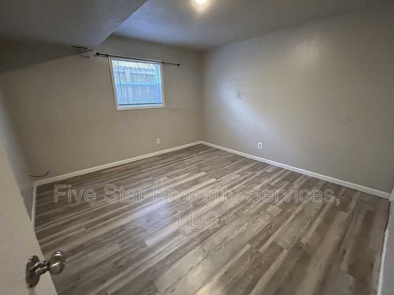 205 W Allen St #117 - Photo 5 of 6